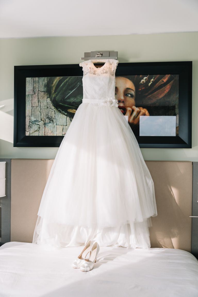 Hyatt Hotel Düsseldorf. Braut Getting Ready. Brautkleid und Braut.