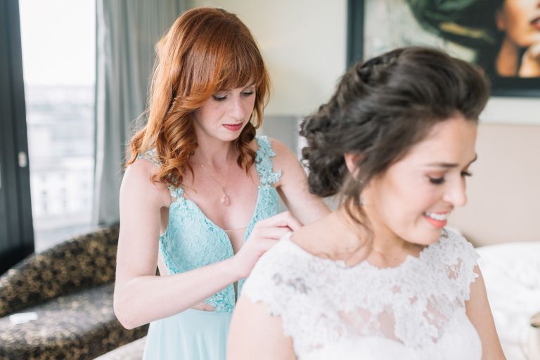 Hyatt Hotel Düsseldorf. Braut Getting Ready. Brautkleid und Braut.