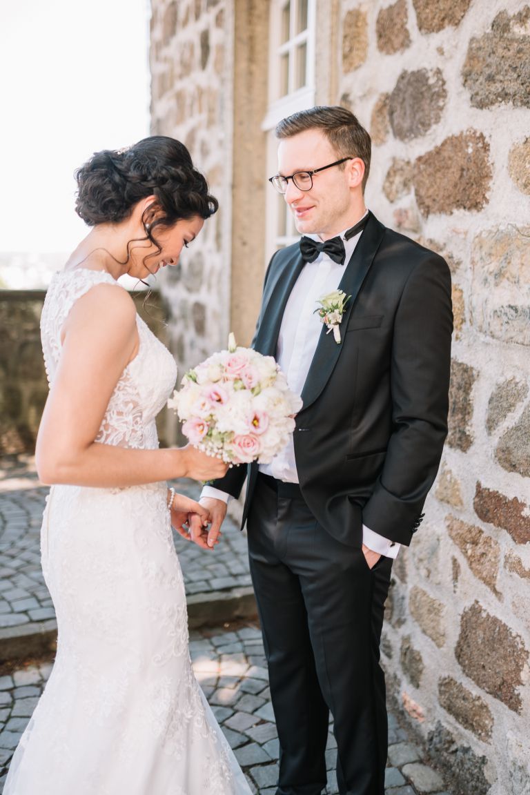 Brautkleid von Stella York 
Anzug von Hugo Boss