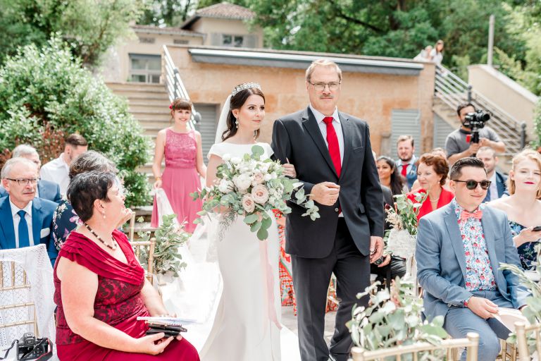 Gebrüder Meurer Location Hochzeit. Freie Trauung mit Vater und Braut.