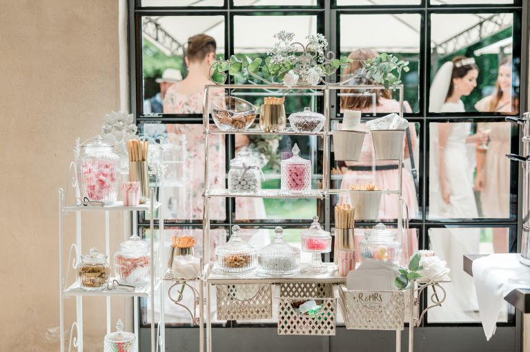 Gebrüder Meurer Location Hochzeit. Tolles Wetter im Sommer mit einer Candybar